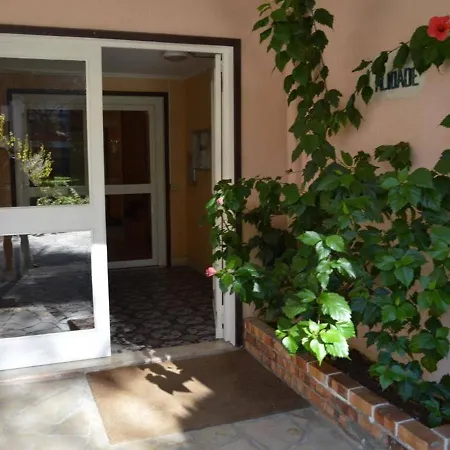 Mezzanine 4 Couchages A Avec Terrasse, Ascenseur, Lave-vaisselle Et Lave-linge - Fr-1-226b-27 * Cavalaire-sur-Mer